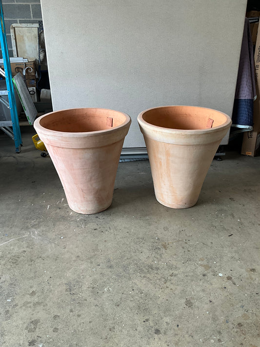 2 Campania Terracotta Pots
