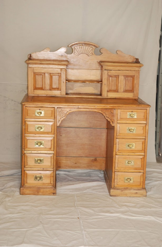 PINE PIEGON HOLE DESK